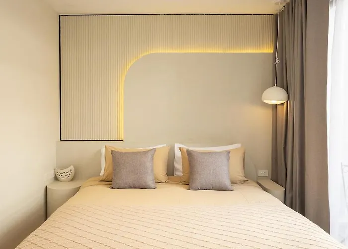2 Bedrooms 4 Guests Private Floor At Sathorn *