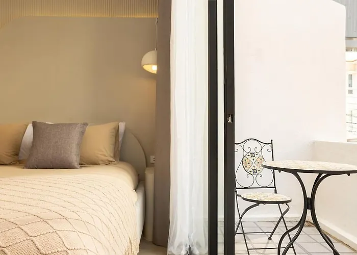 2 Bedrooms 4 Guests Private Floor At Sathorn