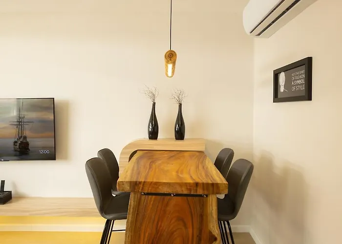 2 Bedrooms 4 Guests Private Floor At Sathorn *